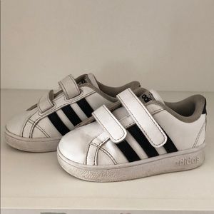 Adidas Shoes size 5 toddlers boy or girl